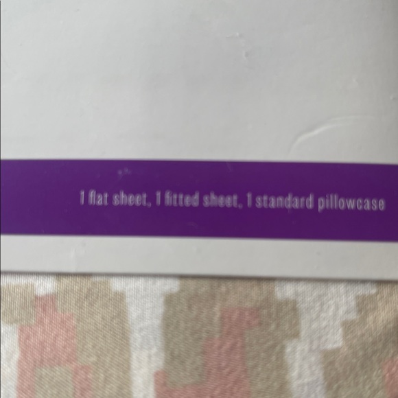 Room Essentials Microfiber Sheet Set in Cream and Blush - Picture 5 of 7